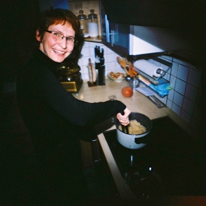 Sandra cooking